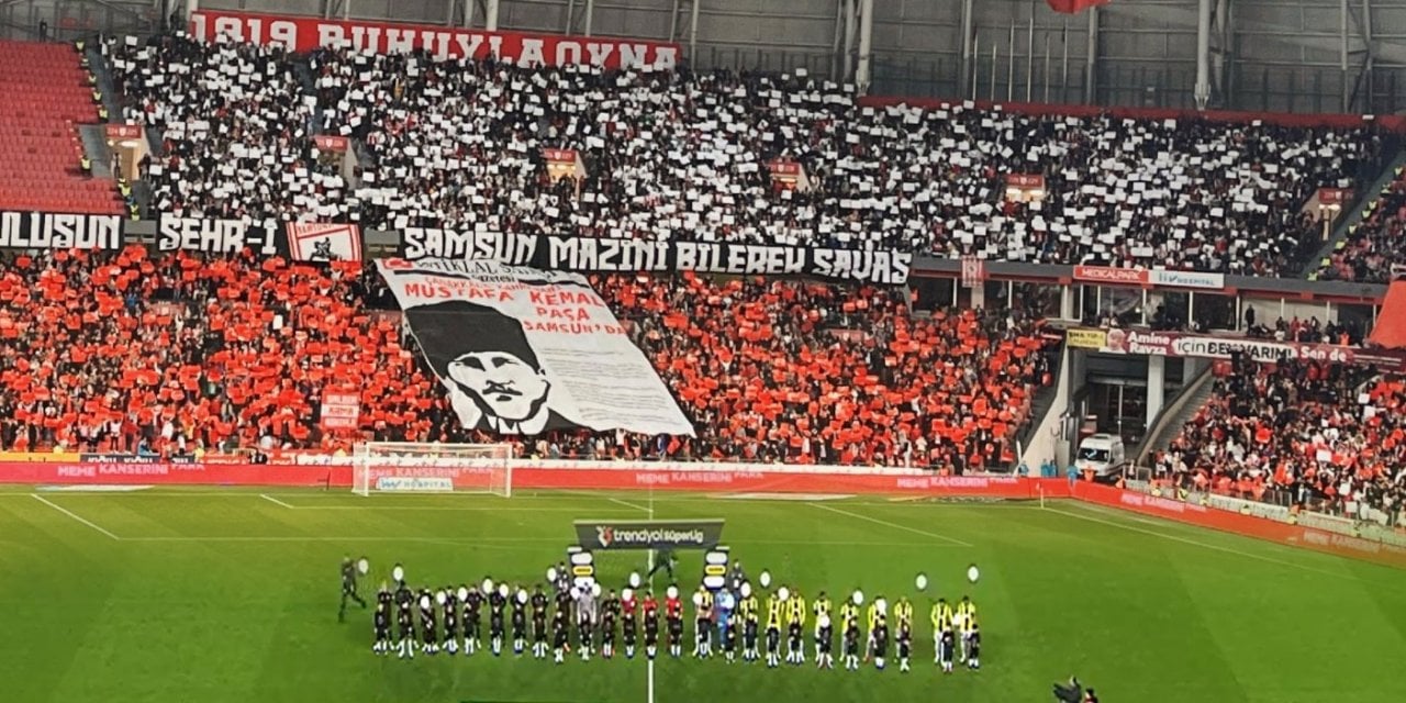 Samsun Fenerbahçe maçında tribünler İzmir Marşıyla inledi