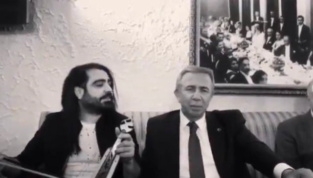 Mansur Yavaş ve ünlü türkücünün düeti rekor kırdı 