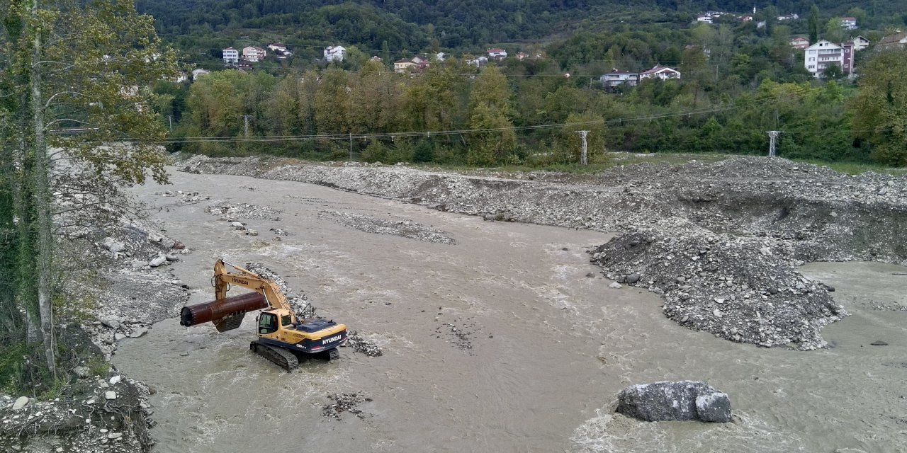 Sinop'ta sel hazırlığı: 4 köy yolu trafiğe kapatıldı