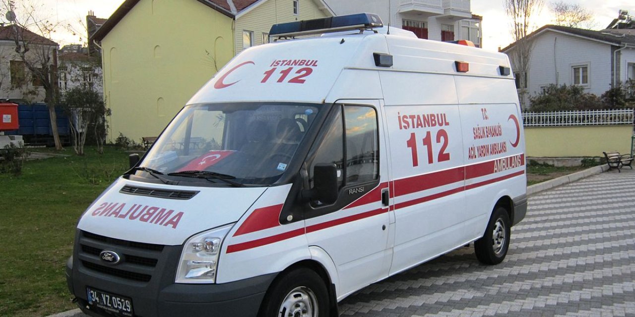 İzmir'de evinin önünde tabancayla vurulan kişi yaşamını yitirdi