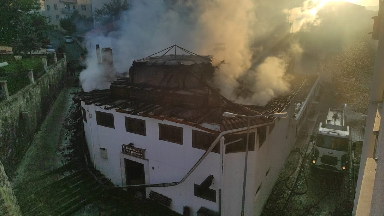 Kastamonu'nun tarihi hamamı yandı