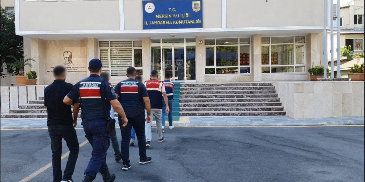 Göçmen kaçakçılarına operasyon: 5 kişi yakalandı 2Si tutuklandı