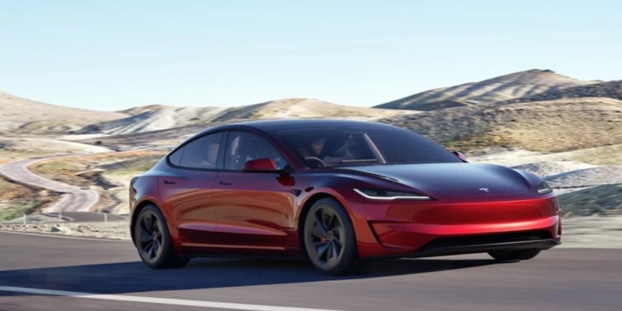 Yeni Tesla Model 3'ün menzili ve fiyatı belli oldu