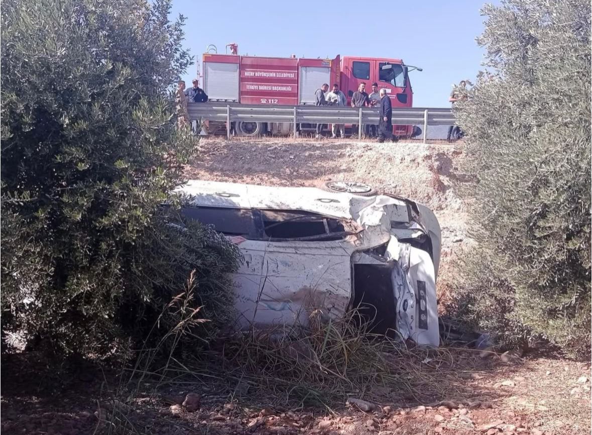 Hatay'da otomobilin şarampole devrilmesi sonucu 5 kişi yaralandı