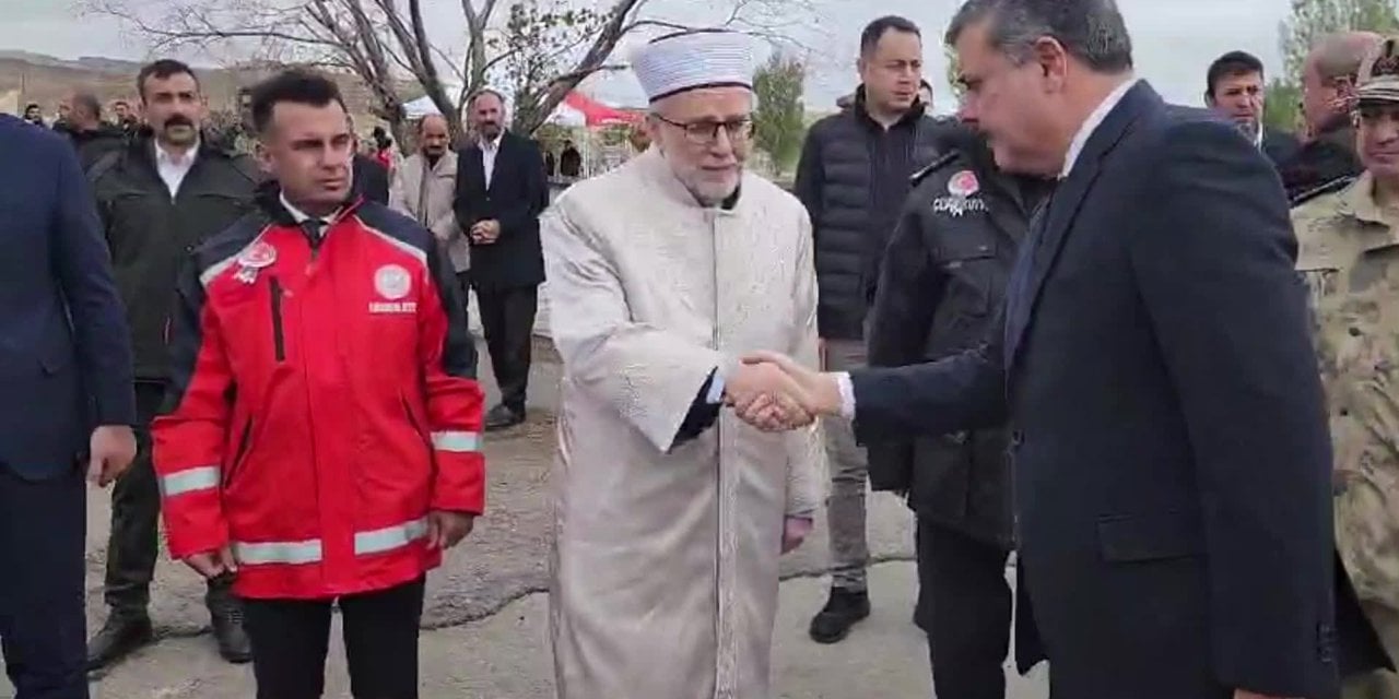 Erzurum'da PKK'nın 31 yıl önce şehit ettiği 33 vatandaş törenle anıldı