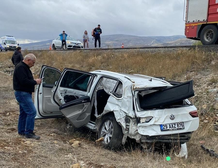 Otomobil şarampole devrildi. Sürücü hayatını kaybetti