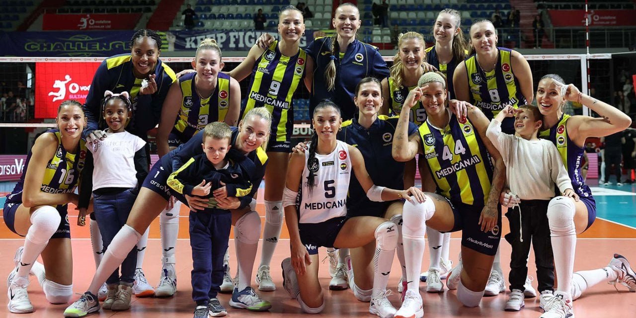 Fenerbahçe Galatasaray'a ilki yaşattı. 3-0 kazanıp 6'da 6 yaptı