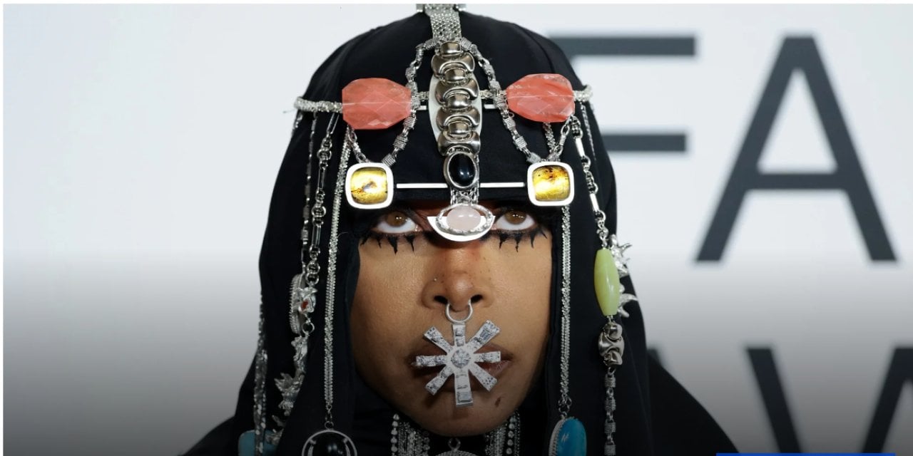 Erykah Badu Amerika'nın "moda ikonu" seçildi