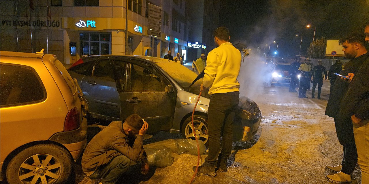 Karabük'te seyir halindeki otomobil alev alev yandı