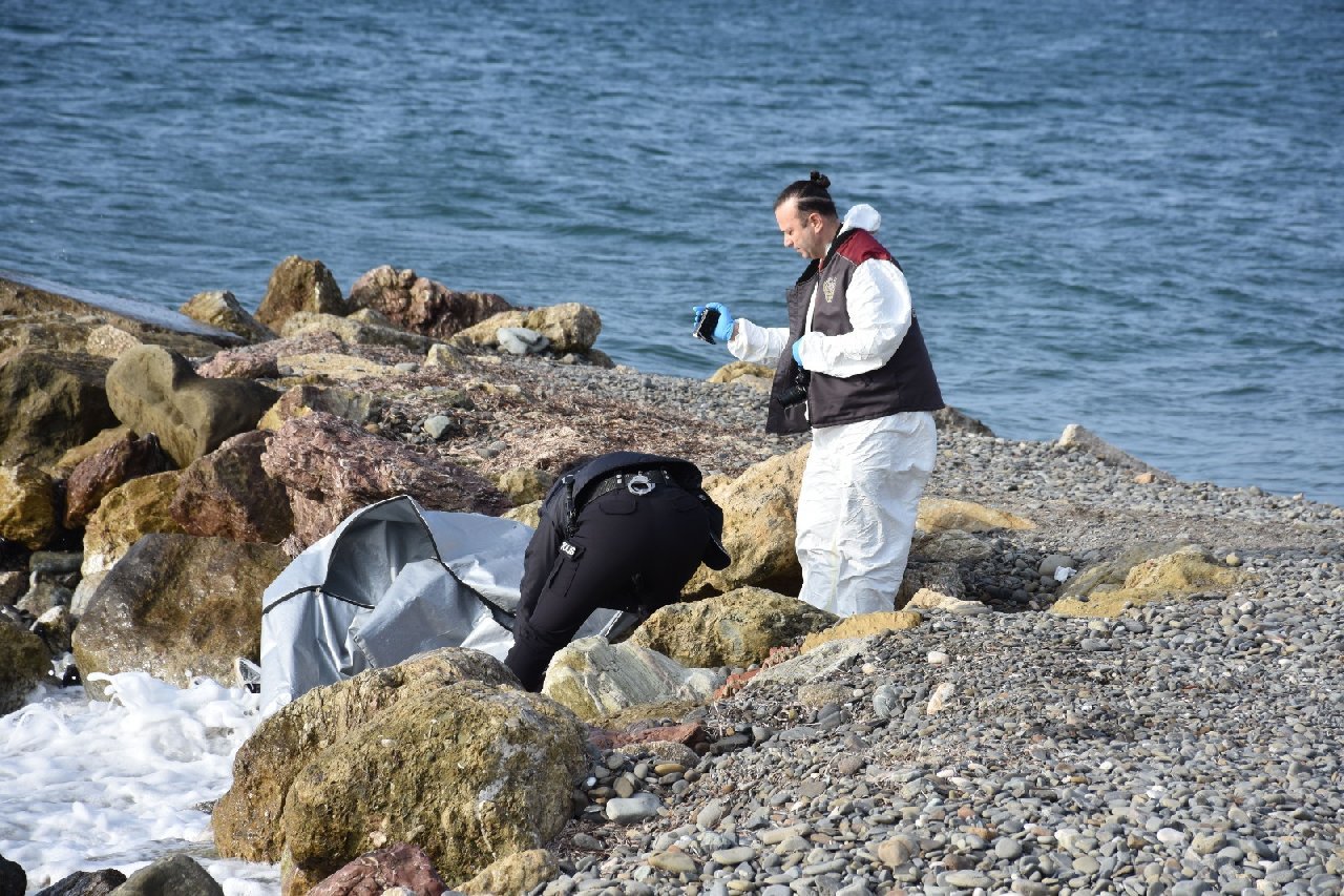 Tekirdağ'da deniz kenarında kadın cesedi bulundu