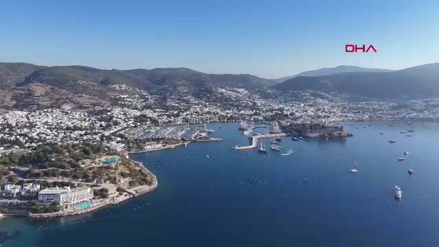 Bodrum'da sezon bitmiyor; 1 milyon 100 bin yabancı turist akını