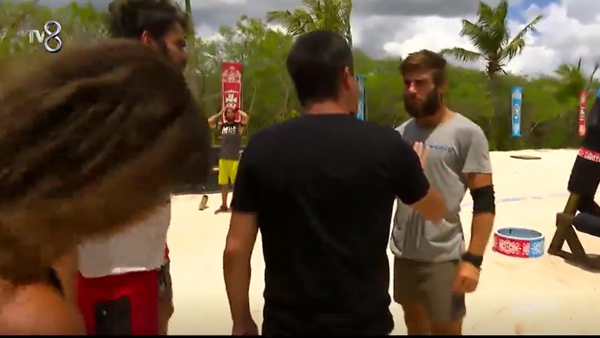 Survivor’da şok kavga! Acun müdahale etti