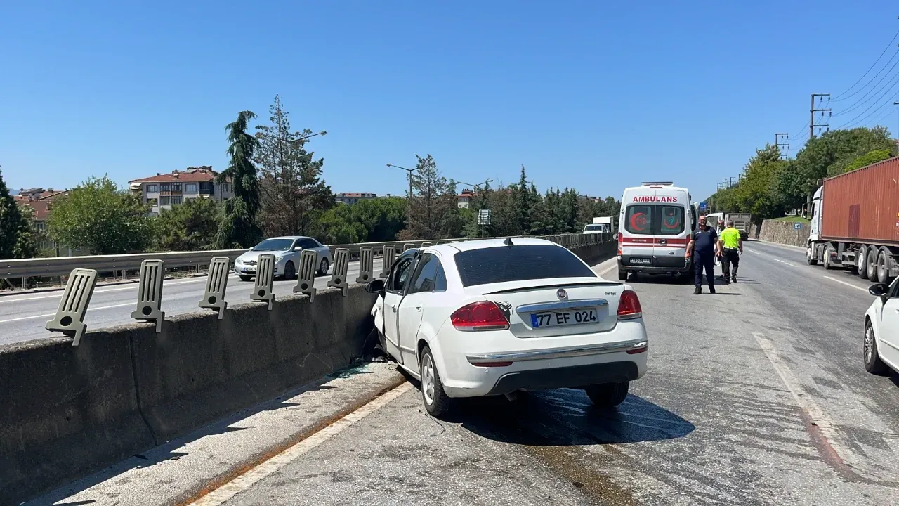 Otomobilden fırlayan parçalara çarpan adam ağır yaralandı