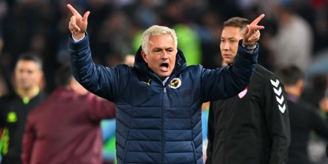 Mourinho yapılanlara çıldırdı. Uyanır uyanmaz milyonlara gösterdi