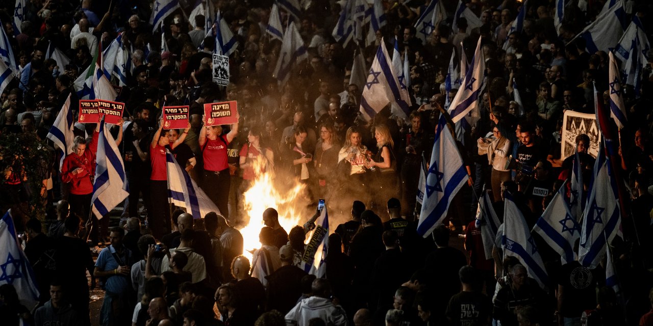 Savunma Bakanı'nın görevden almasının ardından İsrail'de sokak protestoları gerçekleştirildi