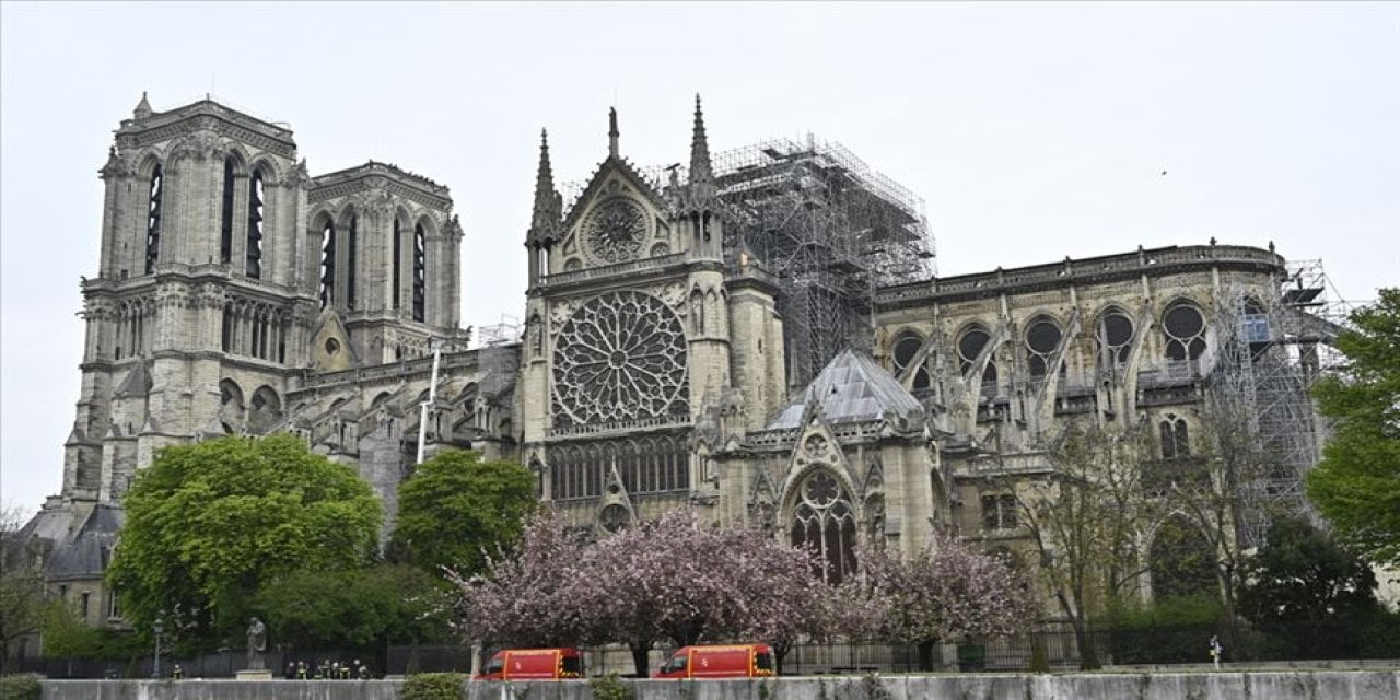 Notre Dame 5 yıl sonra kapılarını açtı