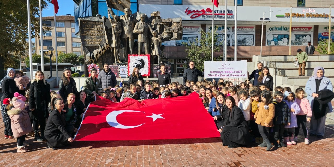 Safranbolu'da minik öğrenciler Atatürk'ü andı