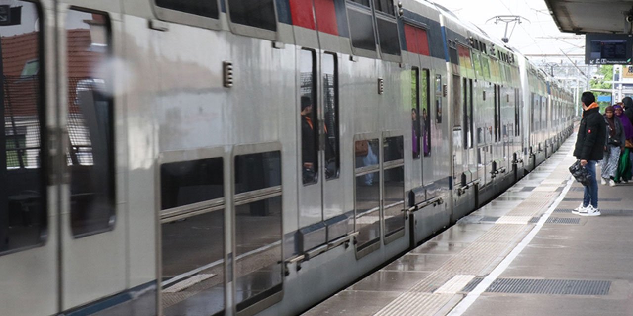 Fransa'da demir yolu çalışanlarından süresiz grev