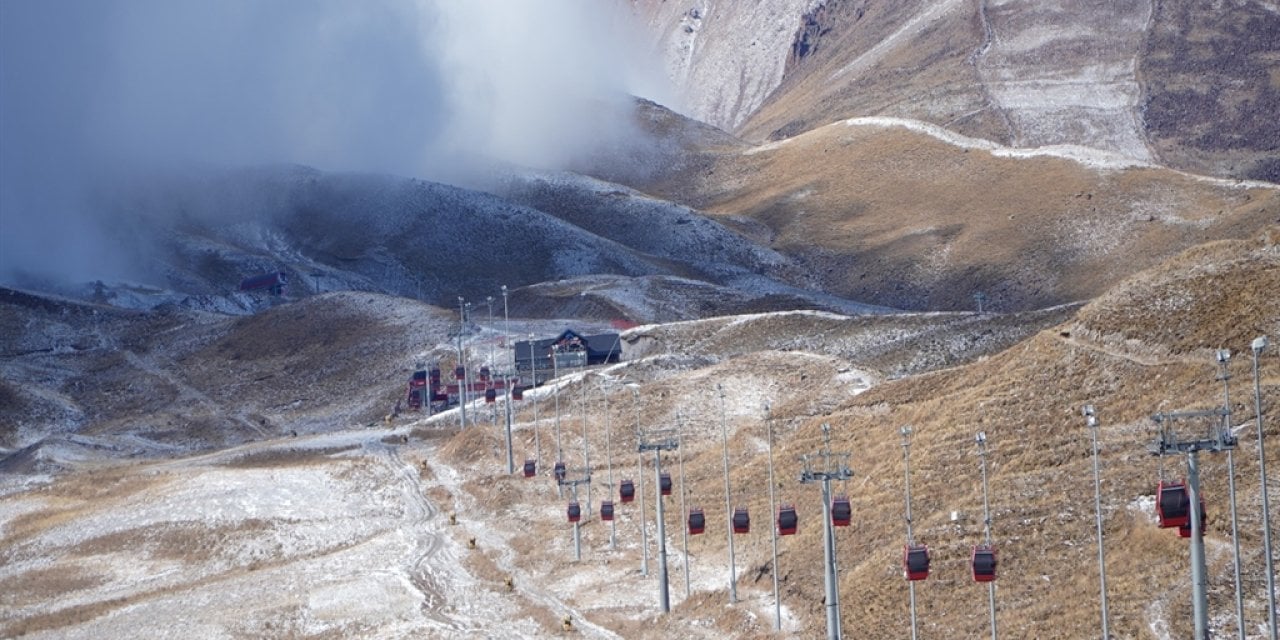 Türkiye'nin kış turizminin merkezi Erciyes Kayak Merkezi kış sezonuna hazır