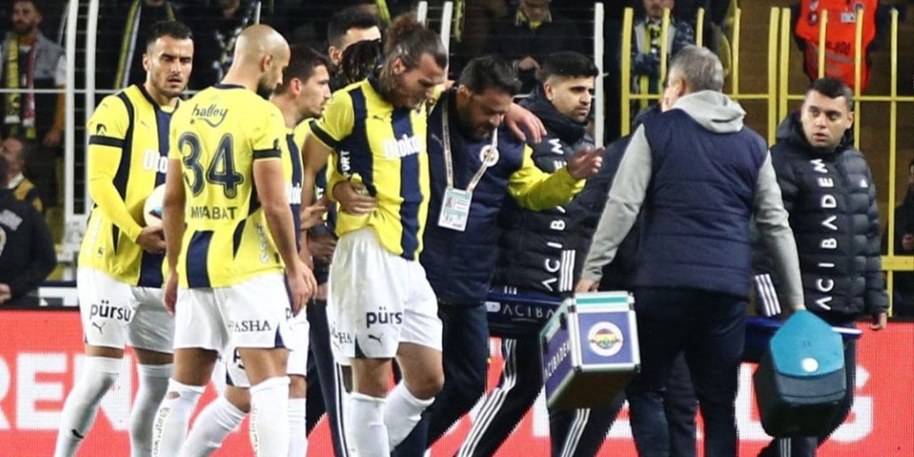 Fenerbahçe'de Çağlar Söyüncü sakatlandı