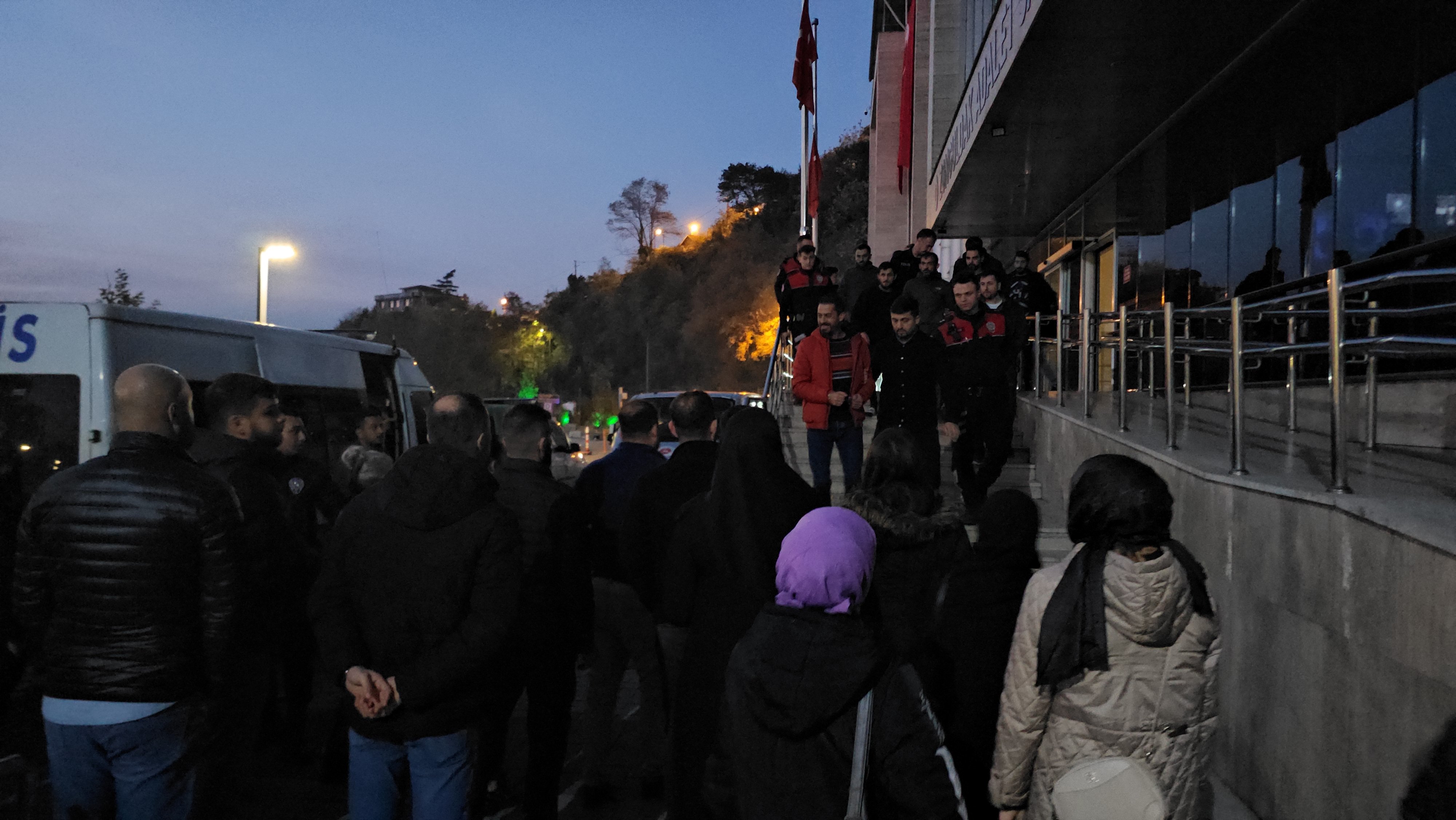 Trafikte kavga ettiği kişiyi bıçakladı