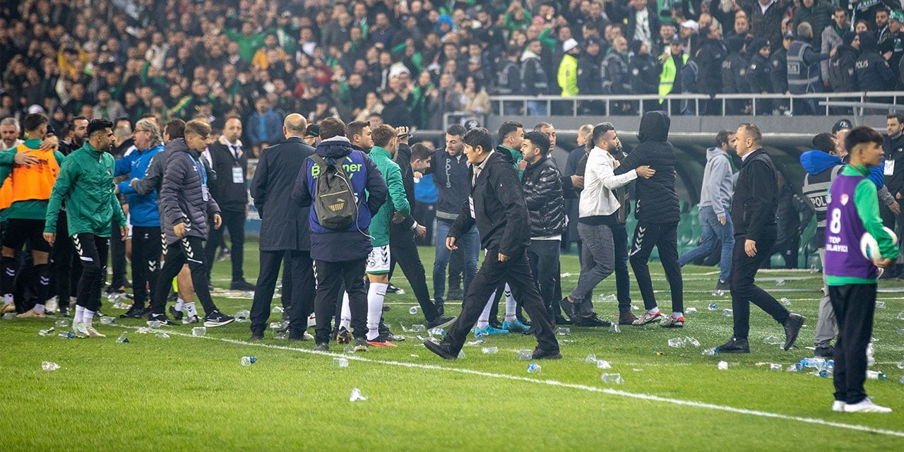 Kocaelispor 42 yıl sonra başardı. Sakarya'da ortalık karıştı