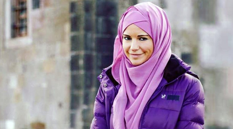 Burcu Çetinkaya türbanı çıkardığını açıkladı