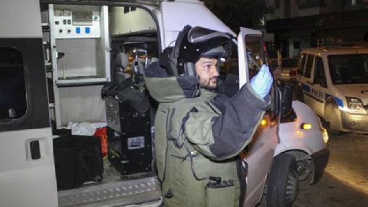 Adana'da bomba imha ekibi ile esnaf bakın niye tartıştı