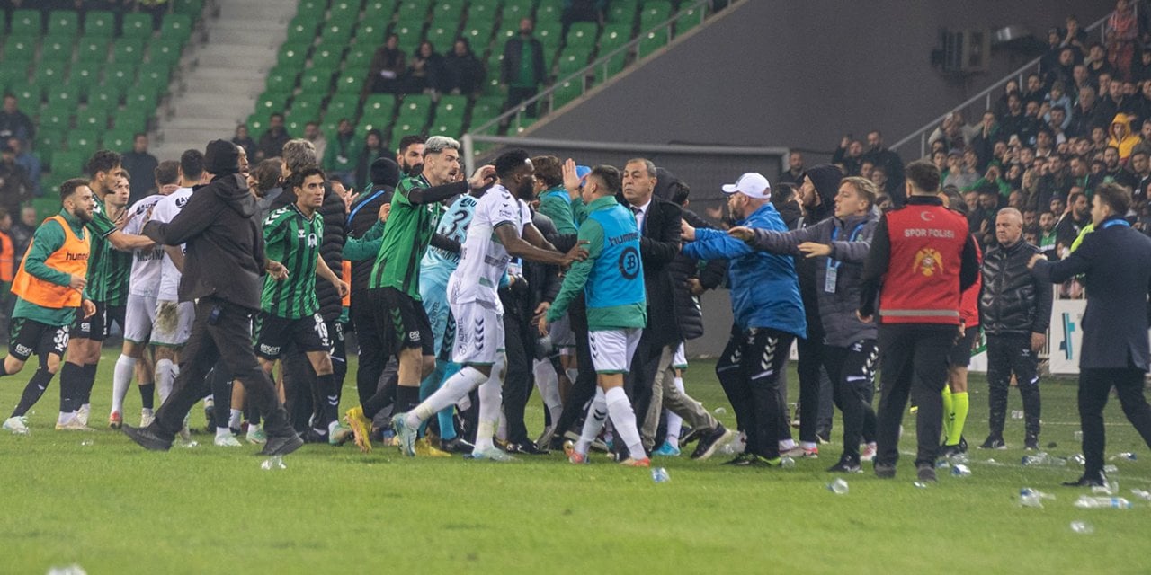 Sakaryaspor Kocaelispor maçındaki olayların başlama anı ortaya çıktı