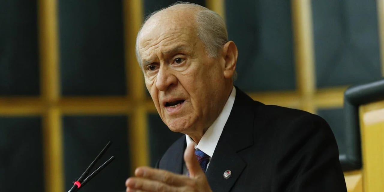 Bahçeli: Belediye başkanlarının Cumhurbaşkanlığı adaylığına soyunmaları namertliktir