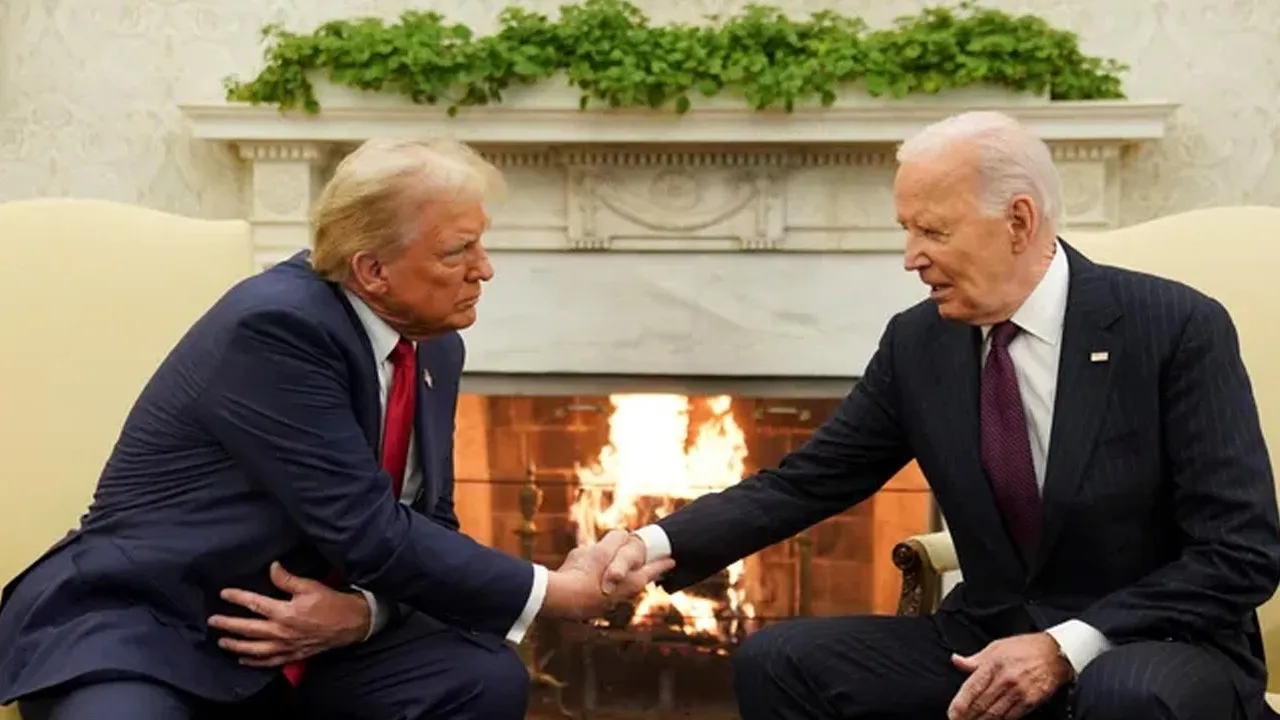 Trump 4 yıl sonra Beyaz Saray'da: Biden ile yaklaşık iki saat görüştü