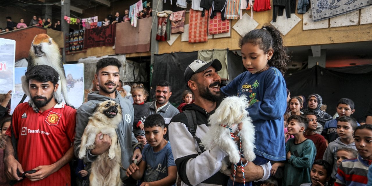 Dünya'nın masum yüzü çocuklar ve hayvanlar Gazze'de yüzleri güldürdü