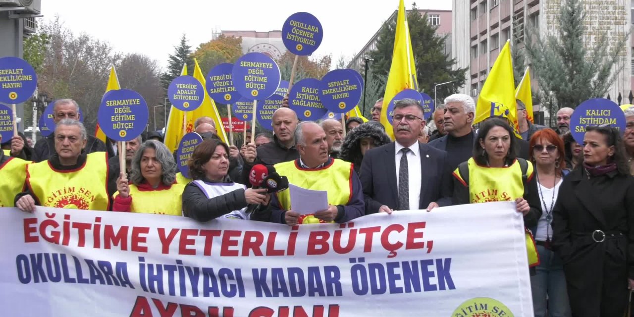 Eğitim Sen'den MEB önünde bütçe protestosu