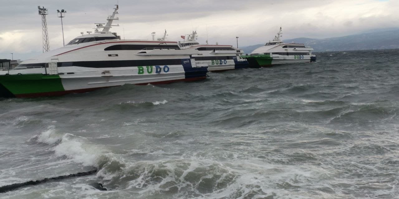 Marmara'da İDO, BUDO, GESTAŞ ve Marmara Ro-Ro seferlerine fırtına engeli