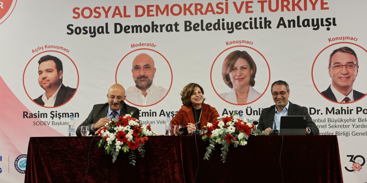 Eskişehir'de sosyal demokrasi ve belediyecilik anlayışı paneli