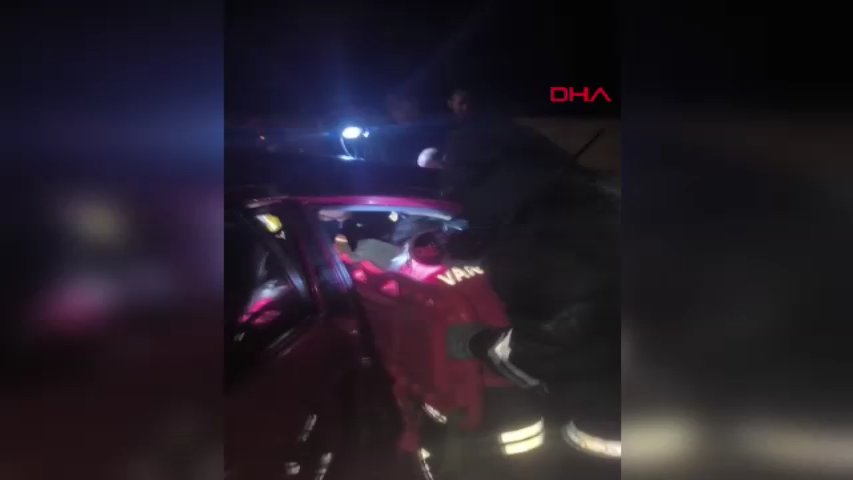 Aracıyla uçuruma yuvarlanan kazazedeyi itfaiye ekipleri kurtardı