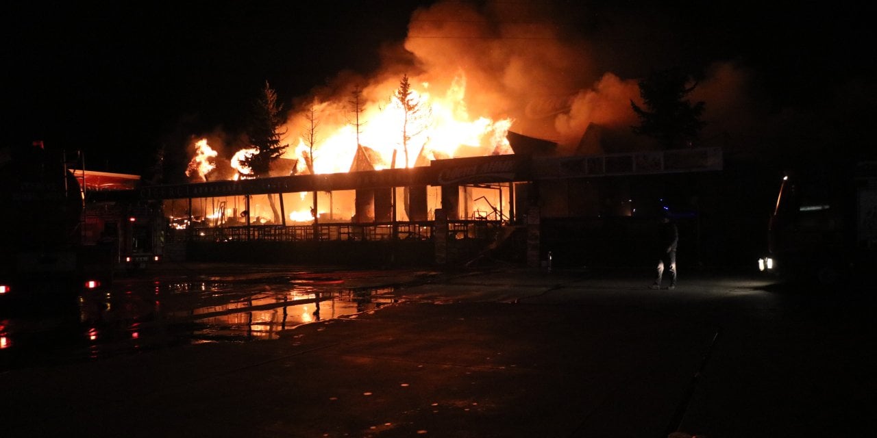 Isıtıcıdan çıkan yangınla restoran kül oldu; 1 işçi yaşamını yitirdi