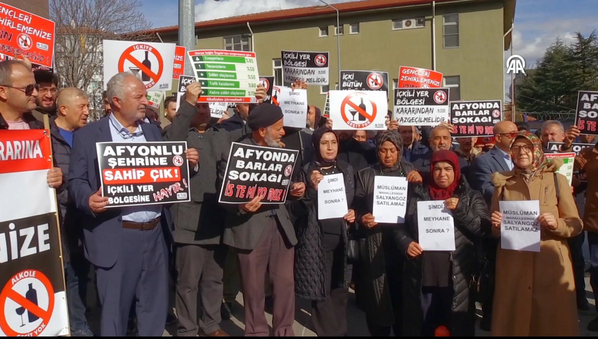 Afyonkarahisar'da "içkili yer bölgesi kararı" protesto edildi