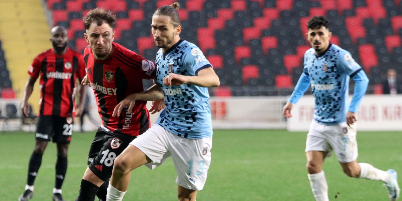 Gaziantep attı Başakşehir baktı