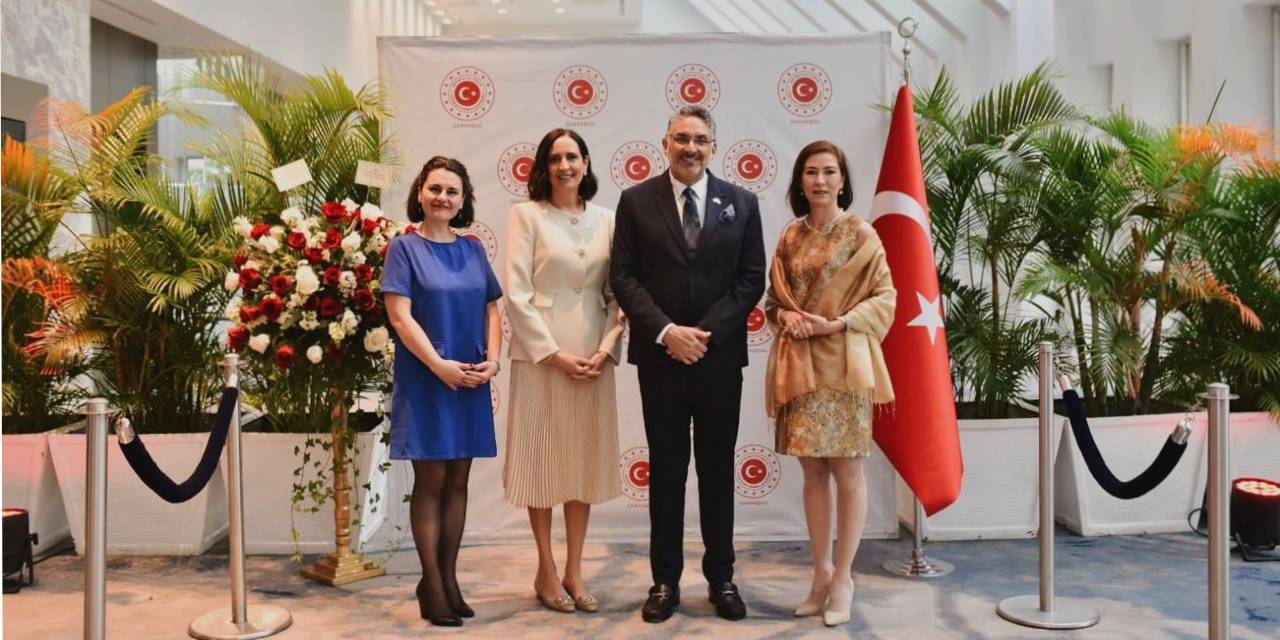 Ekvador'da Türkiye'nin Fahri Başkonsolosluğu açıldı