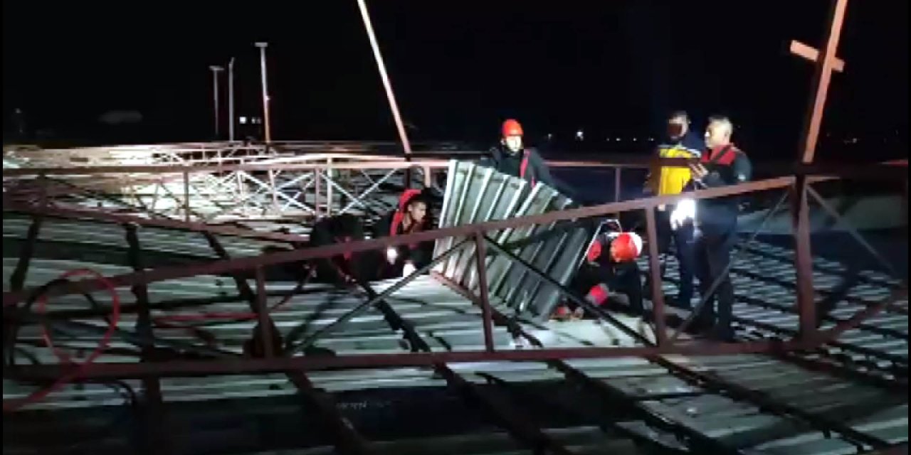 Fırtınada düşen çatı can aldı