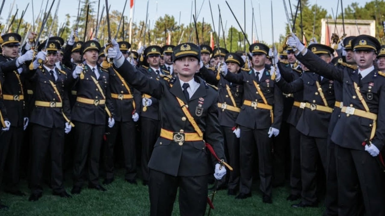 Teğmenlere sahip çıktı diye görevinden alınan Binbaşı'nın veda mesajı ortaya çıktı