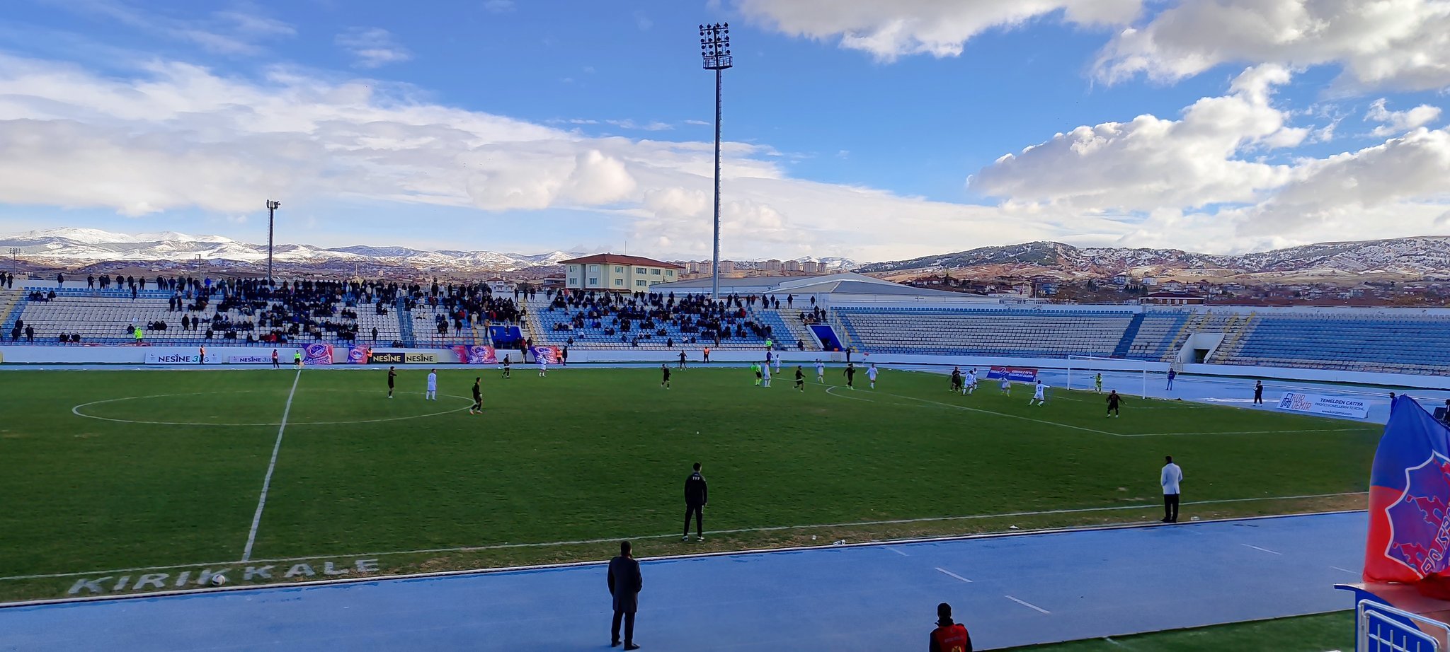 Kırıkkale'de taraftar sahaya indi. Övgü üstüne övgü aldı