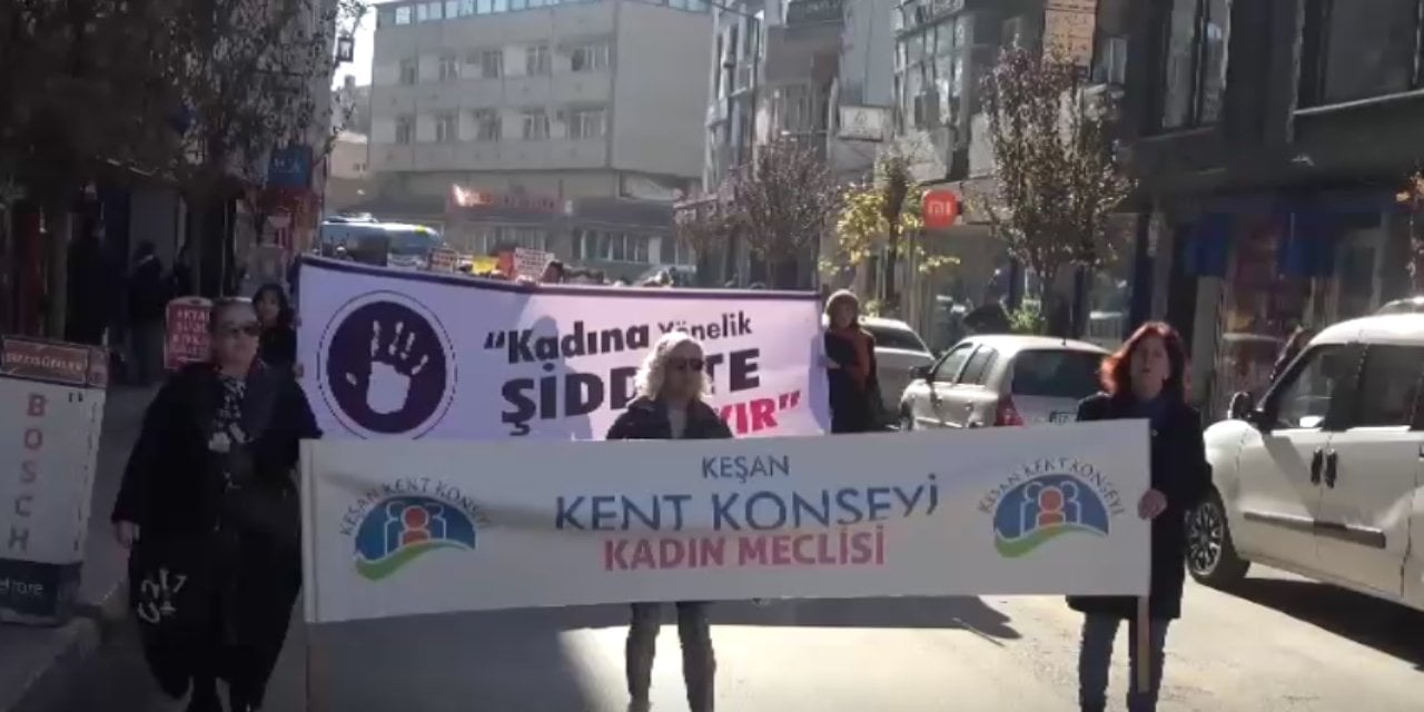 Kadınlardan şiddete karşı yürüyüş