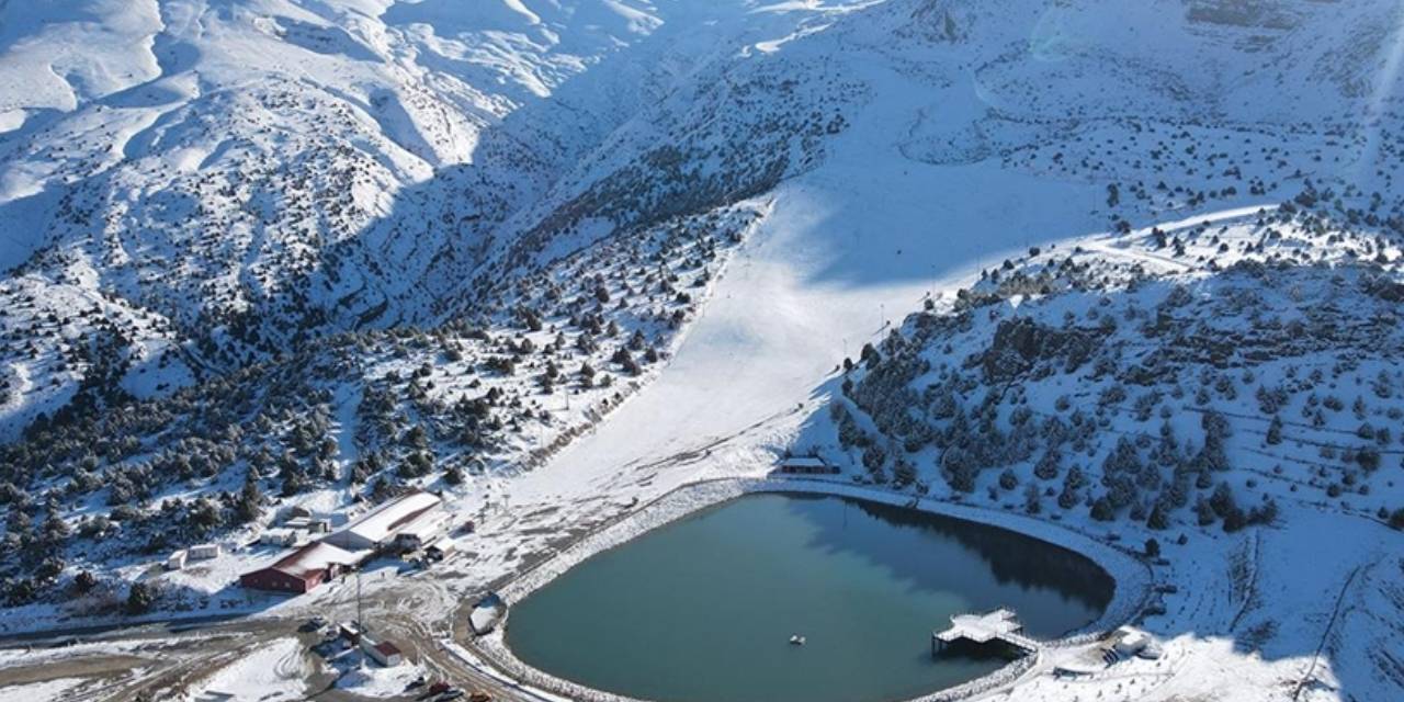 Ergan Dağı Kayak Merkezinde sezon açıldı