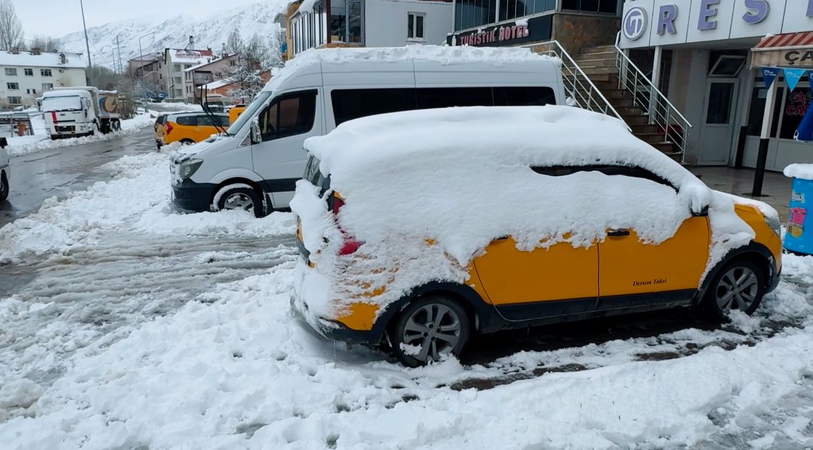 Ovacık'ta kar kalınlığı yarım metreyi aştı