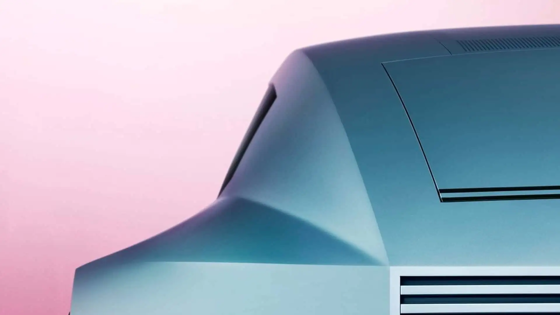 Otomobil devi arka camı olmayan araba üretti