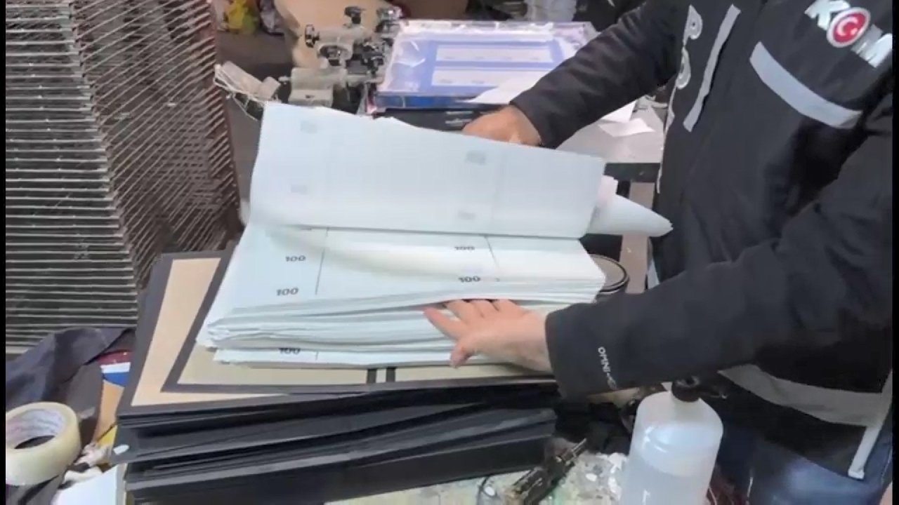 İstanbul'da sahte euro operasyonu