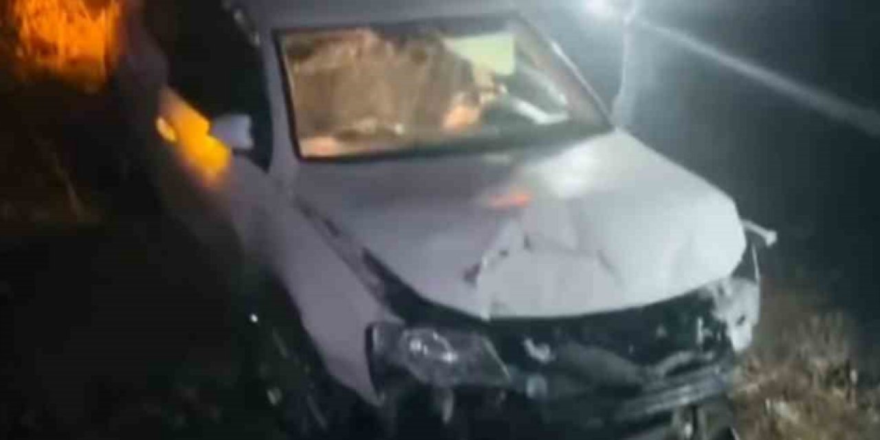 İki otomobil çarpıştı. 2'si çocuk 5 kişi yaralandı