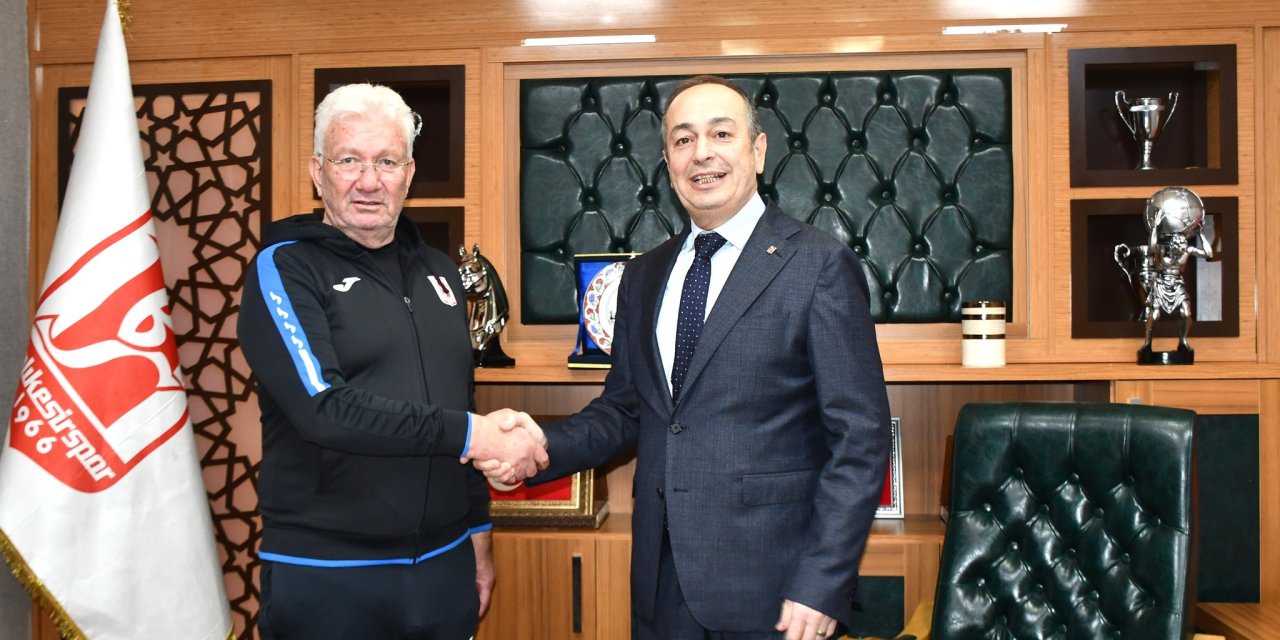 Balıkesirspor'u Süper Lig'e çıkartan İsmail Ertekin geri döndü